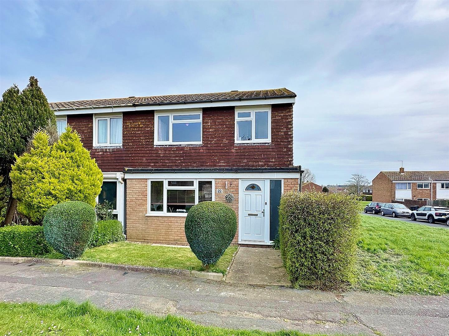 3 Bedroom House - End Terrace for Sale: £287,500. Faversham Road in Eastbourne, East Sussex